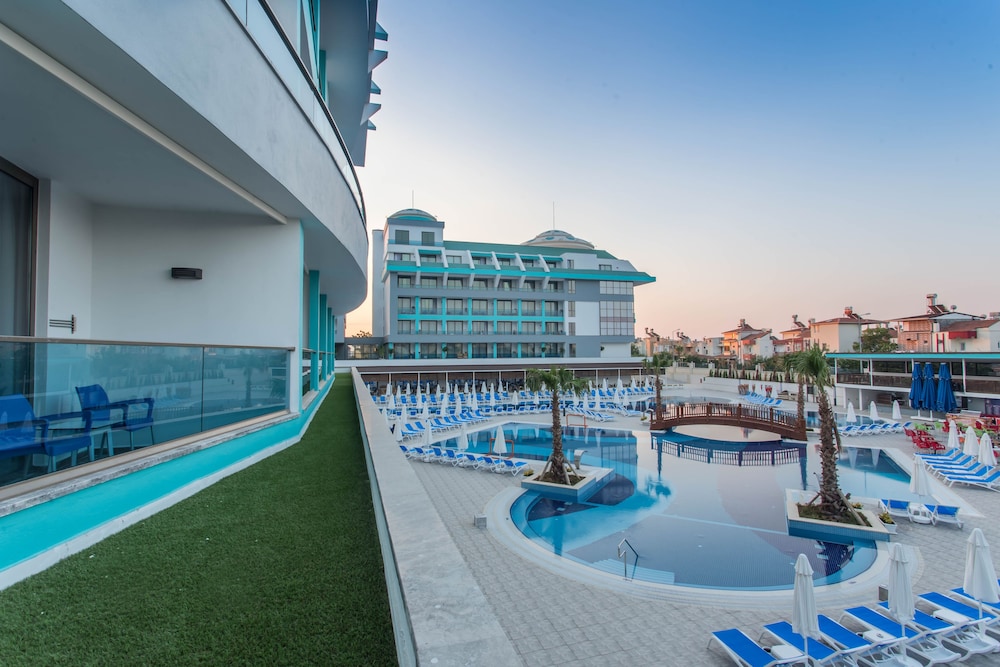 Sensitive Premium Resort & Spa 70/71