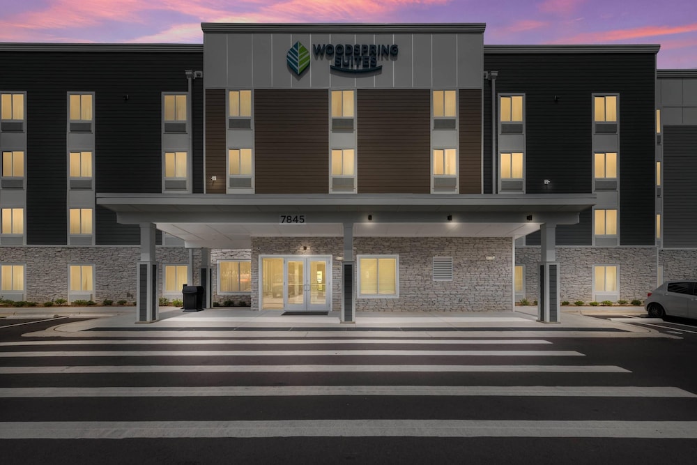 WoodSpring Suites Concord-Charlotte Speedway 27/36