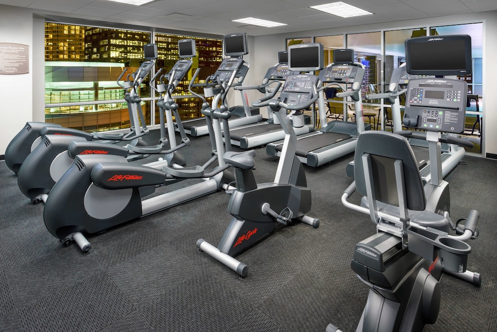 RESIDENCE INN BY MARRIOTT CHICAGO DOWNTOWN/RIVER NORTH 25/50