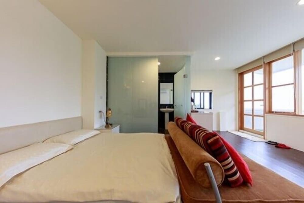 Light Dew Bed And Breakfast 16/27