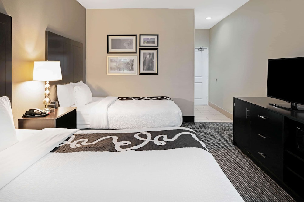 La Quinta Inn & Suites by Wyndham Rockport - Fulton 11/46
