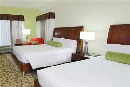 Room, 2 Queen Beds, Bathtub, Accessible