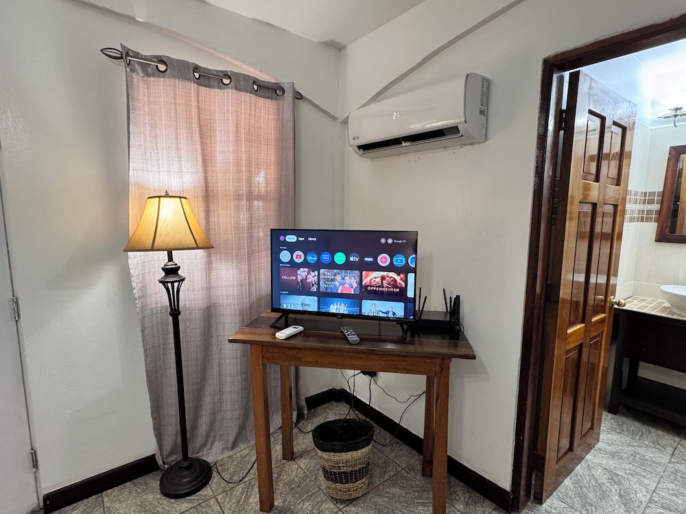 Caribbean Shores Bed & Breakfast 37/50