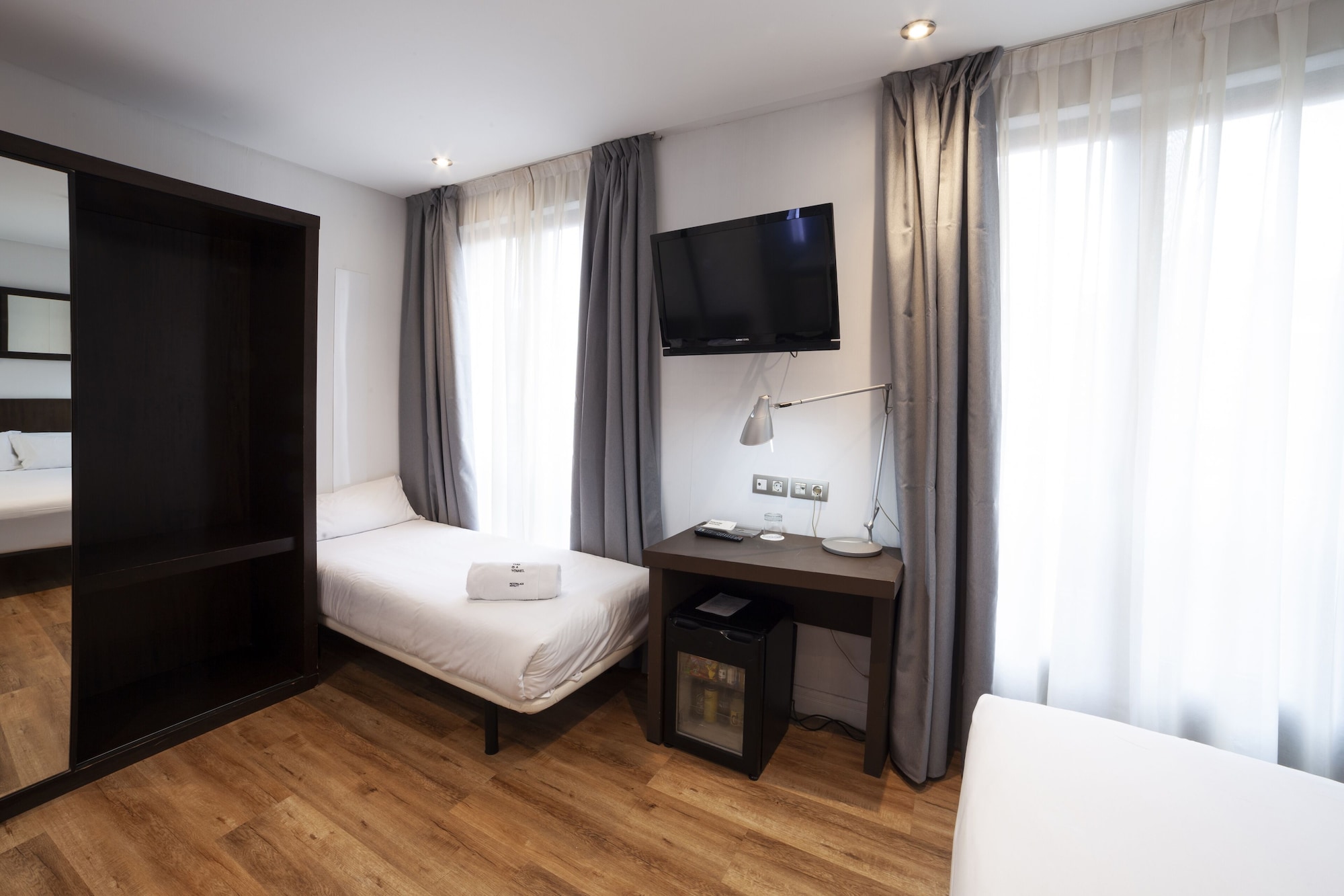 ROOM, TRIPLE
