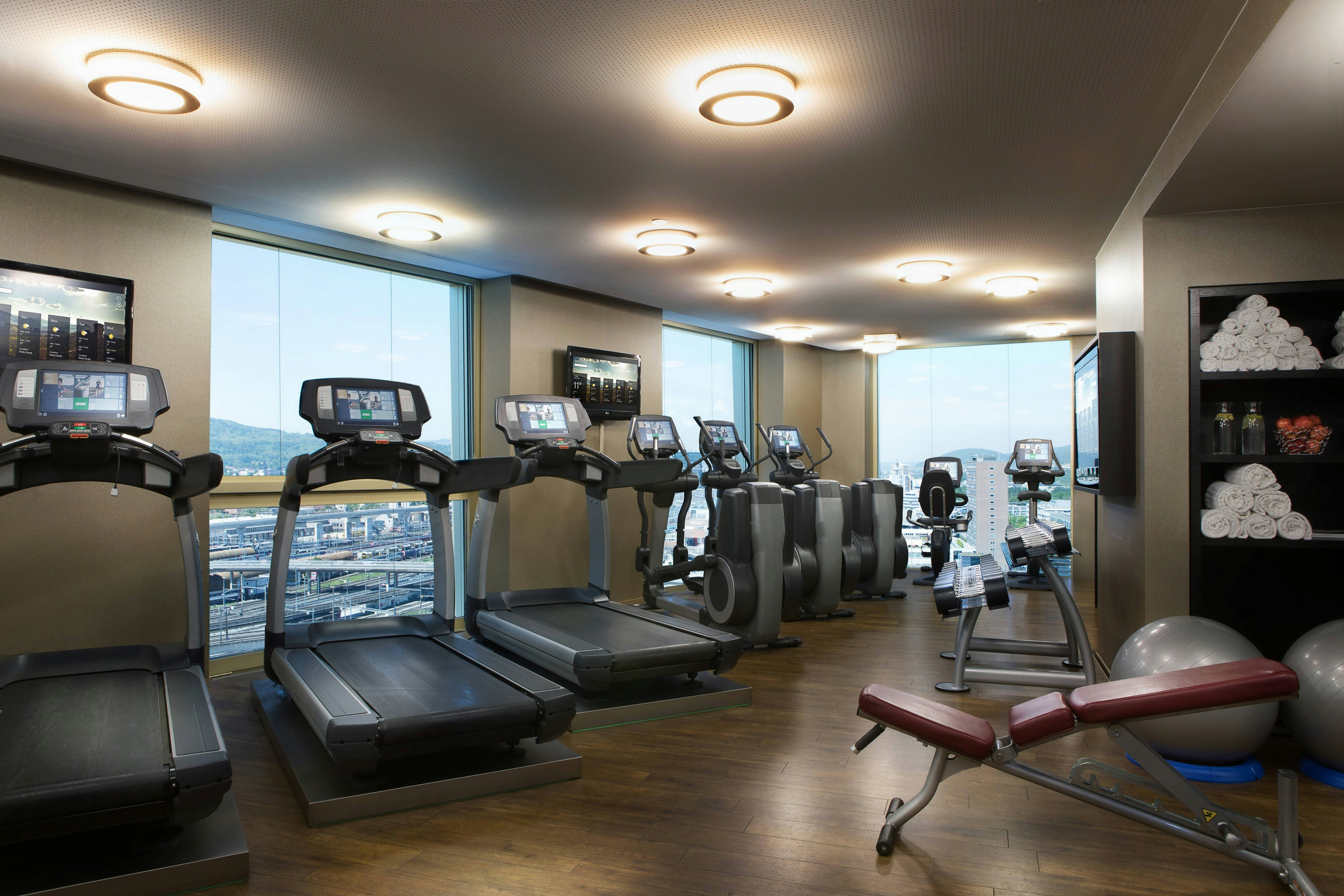 RENAISSANCE ZURICH TOWER HOTEL 19/41
