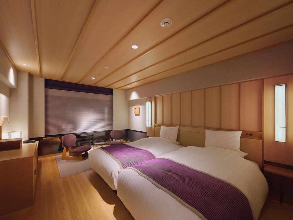 Kyoto Century Hotel 30/75
