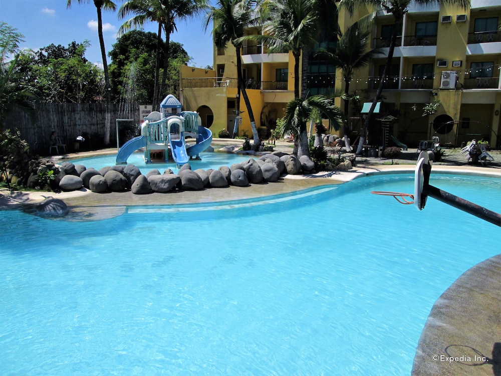 Country Village Hotel 25/37