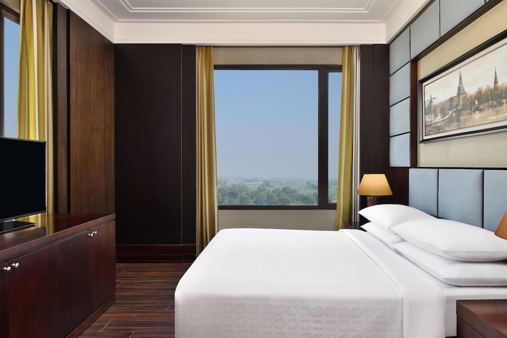 Sheraton Grand Palace Indore Ex the Grand Bhagwati Palace 16/37