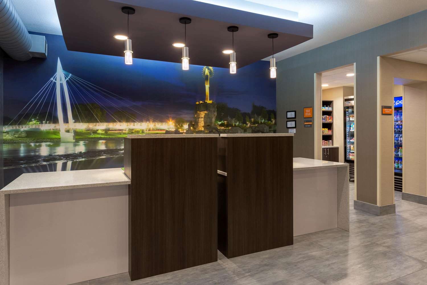 La Quinta Inn & Suites by Wyndham Wichita Airport 8/56