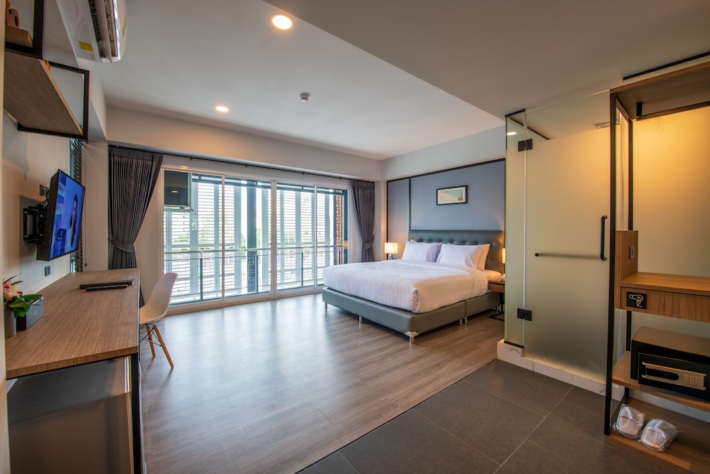 Mayson Place Hotel 10/30