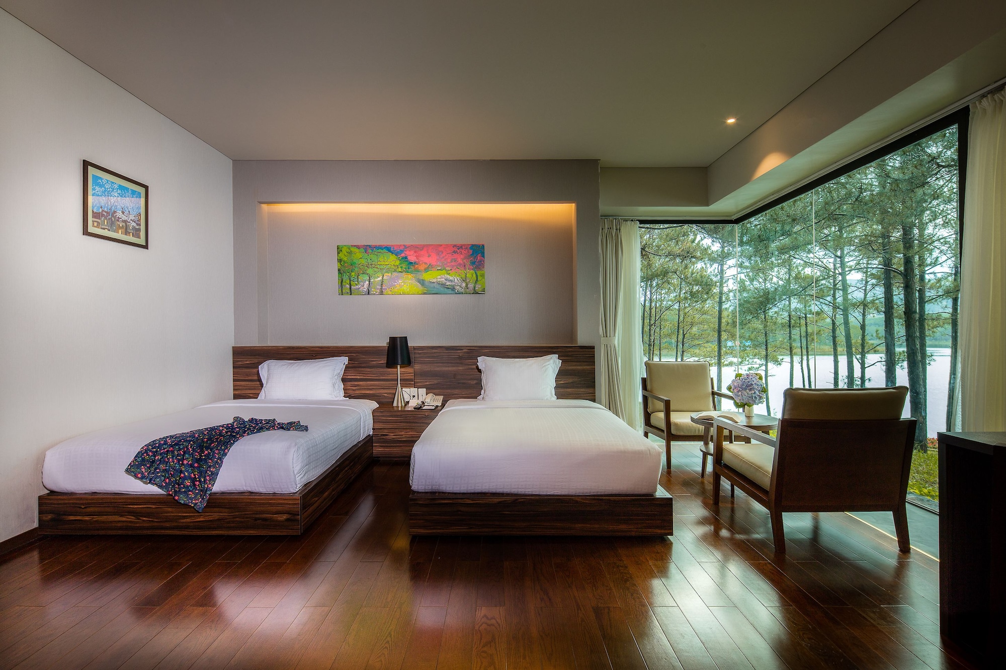 4 BEDROOMS, VILLA