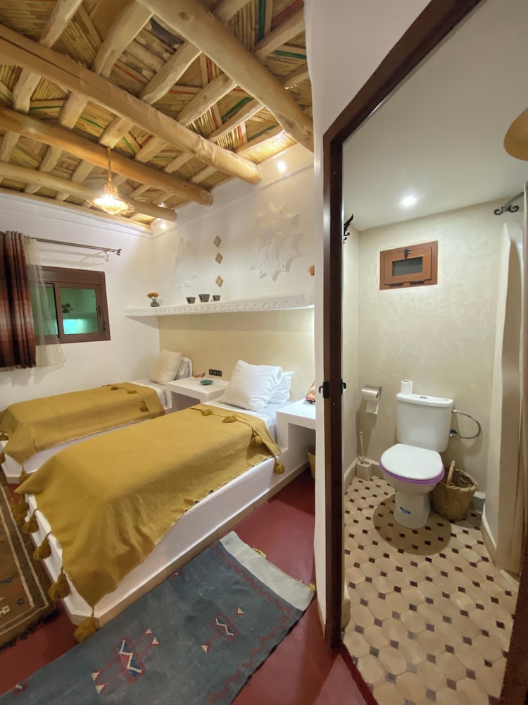 غرفة سوبيريور بسريرين منفصلين، Auberge Miguirne chez Ali 3/3