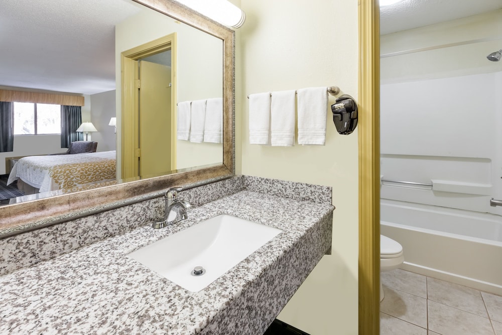 Days Inn by Wyndham Kent - Akron, Ohio 8/15