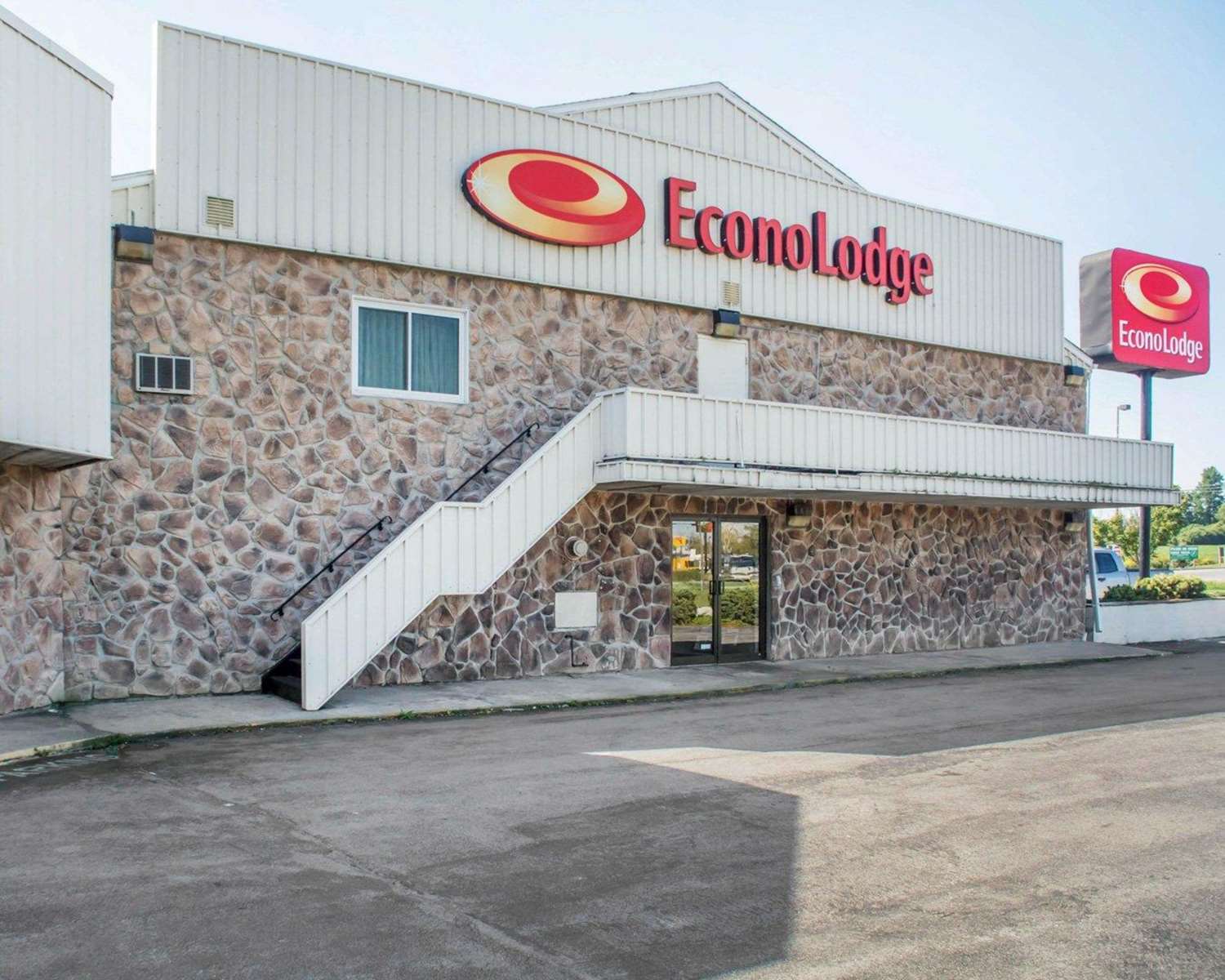 Econo Lodge Darien Lakes 2/46