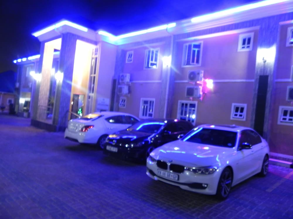 Gold Crown International Hotel 45/50