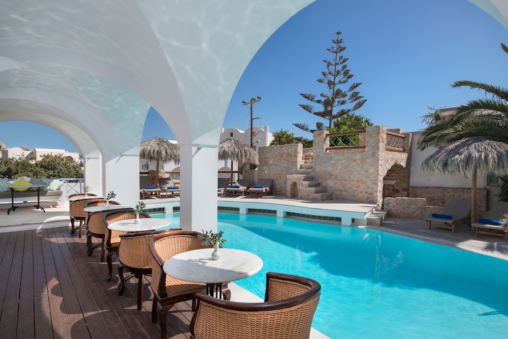 Meltemi Luxury Suites 16/18