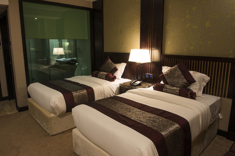 Hotel Royale Signature 13/61