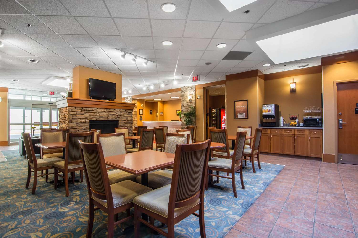 Econo Lodge Inn & Suites Calgary - University 27/32