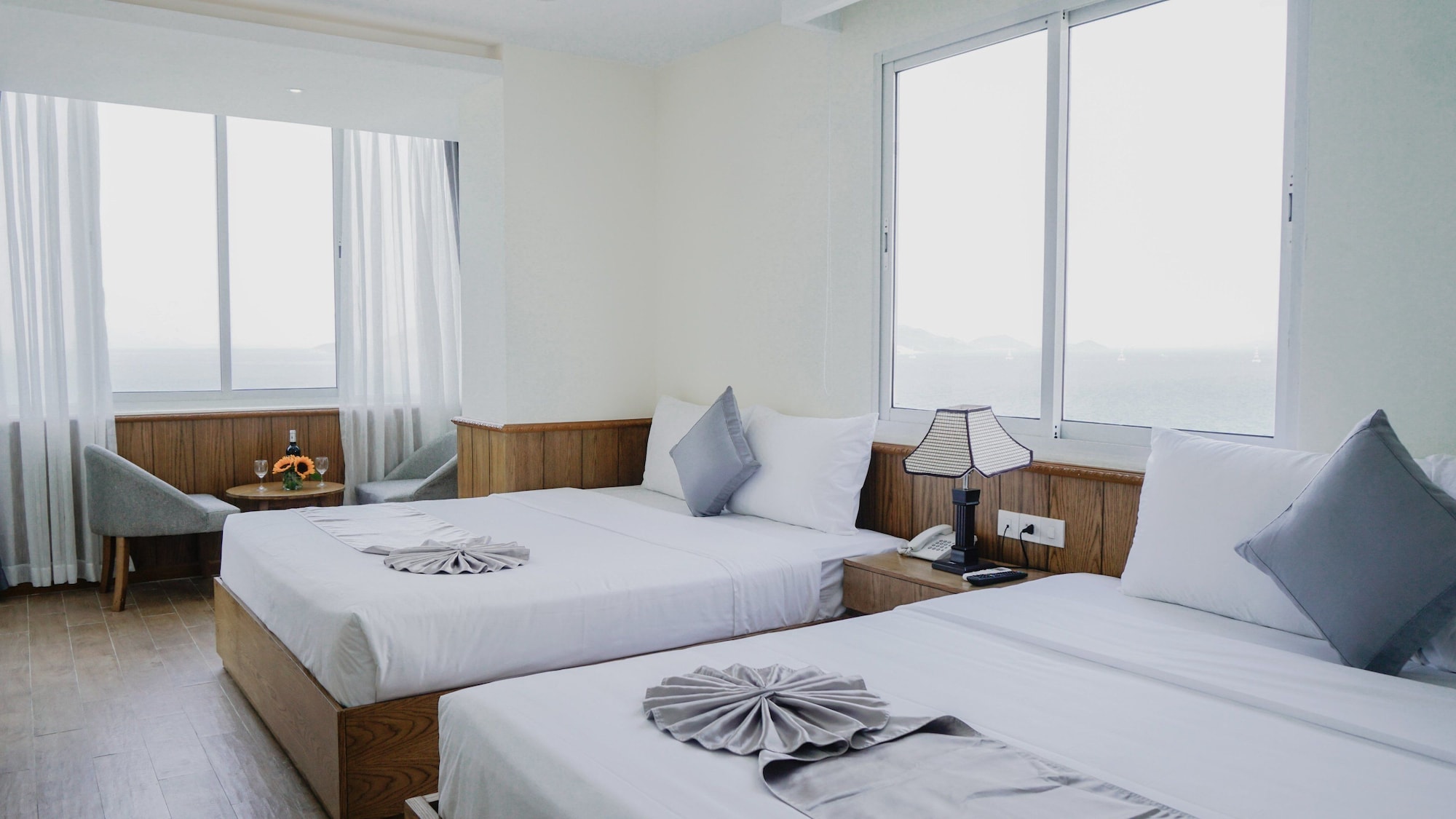 غرفة بريميير بسرير كوين بإطلالة على البحر، Quang Vinh Hotel 3/10