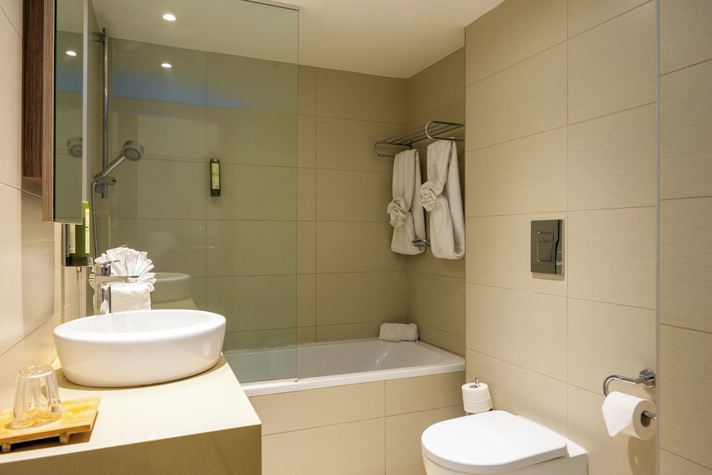 Melpo Antia Hotel & Suites 63/69