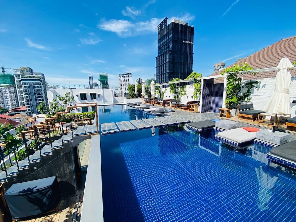 Patio Hotel & Urban Resort 71/73