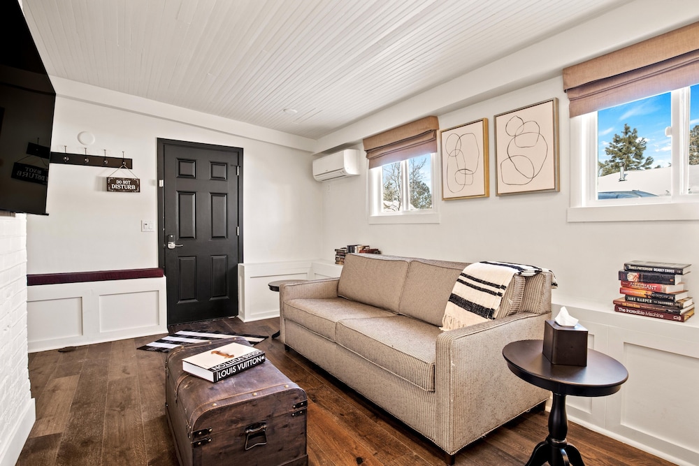 Bespoke Inn Flagstaff 29/50