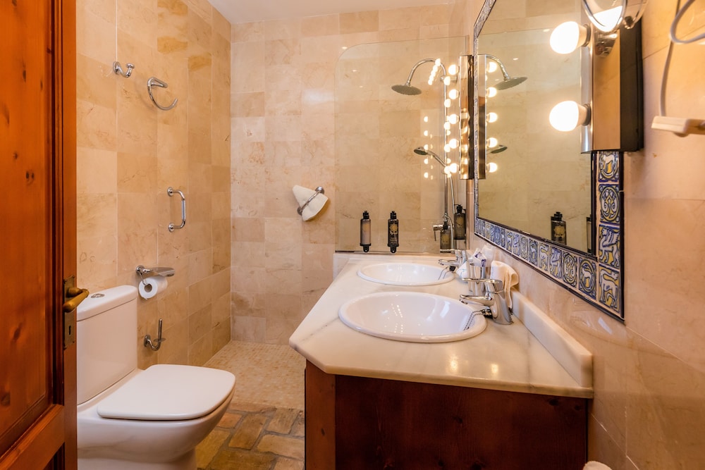 Es Revellar Art Resort - Adults Only 108/110