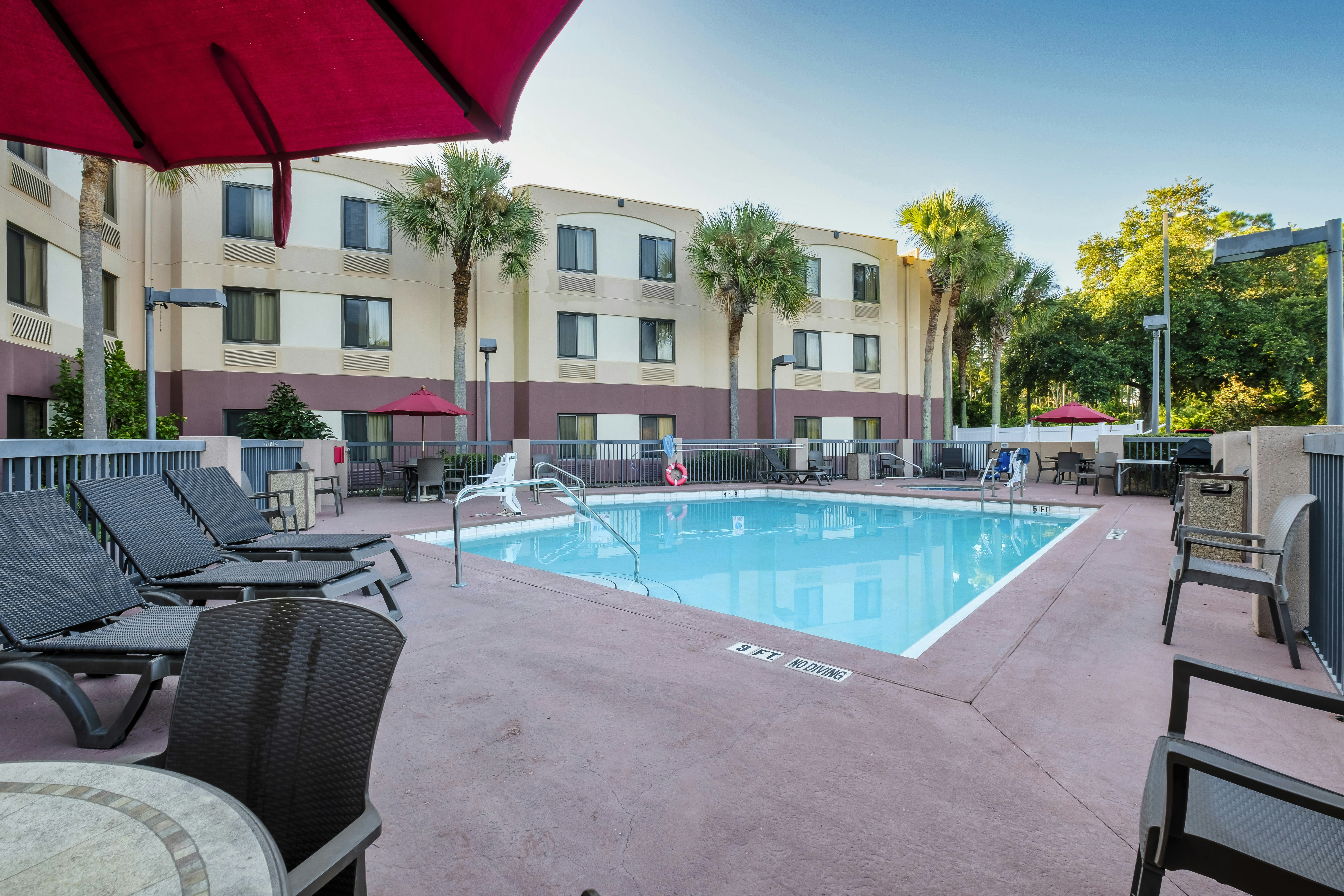 Red Roof PLUS Palm Coast 32/34