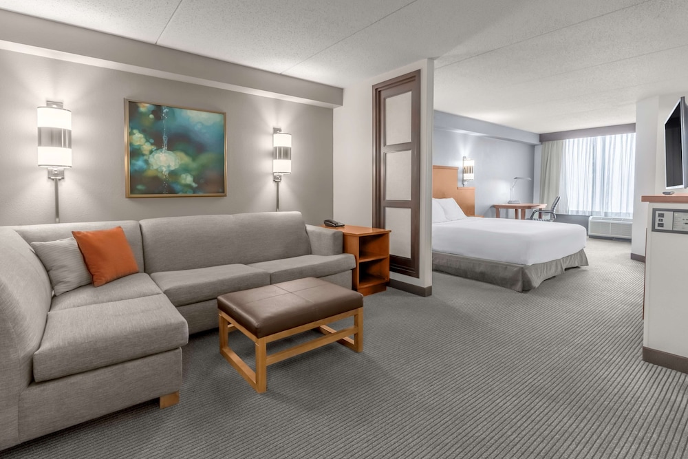 Hyatt Place Charlotte Airport / Billy Graham Parkway 34/65