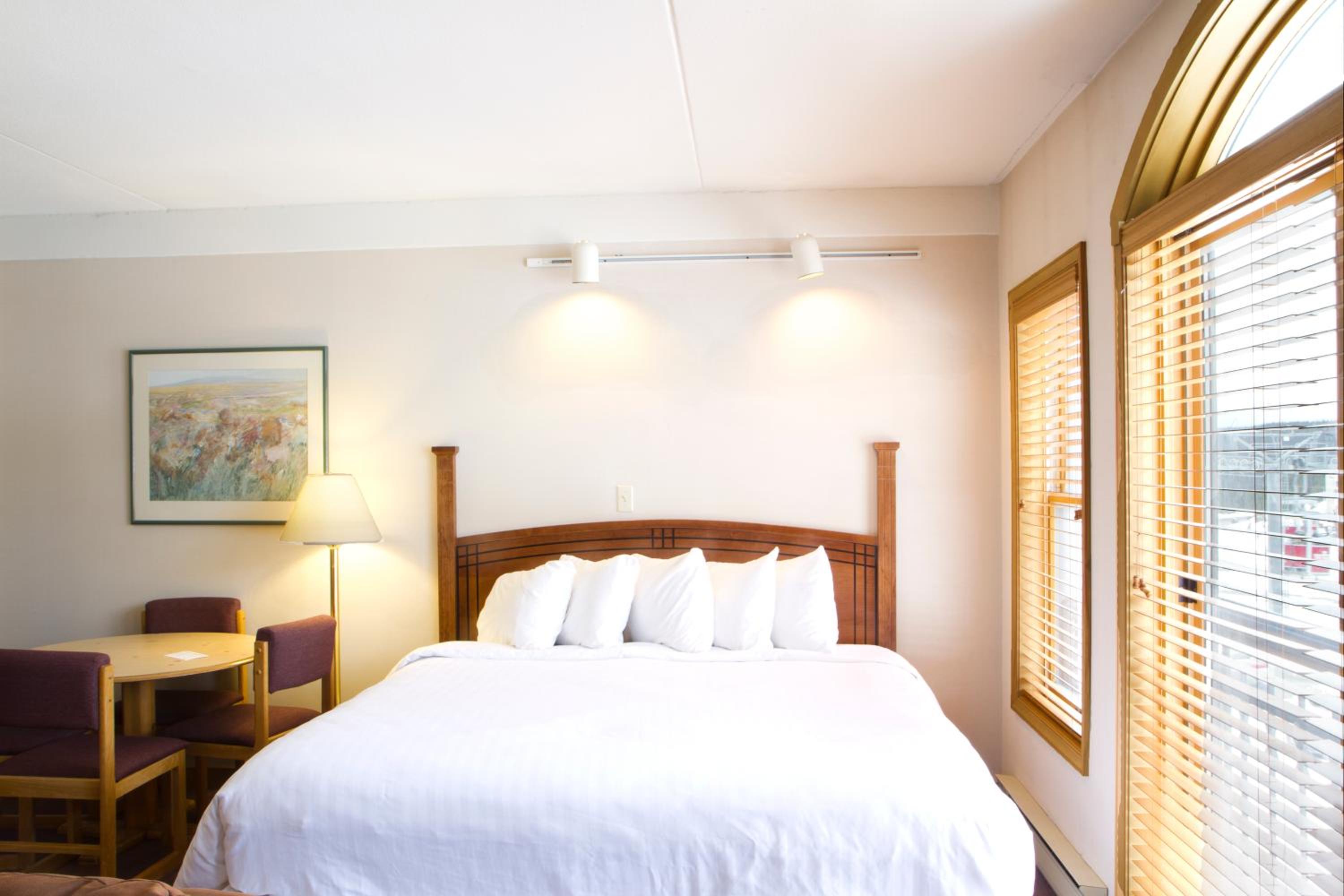 غرفة بسريرين كوين، The Vintage Hotel 2/7