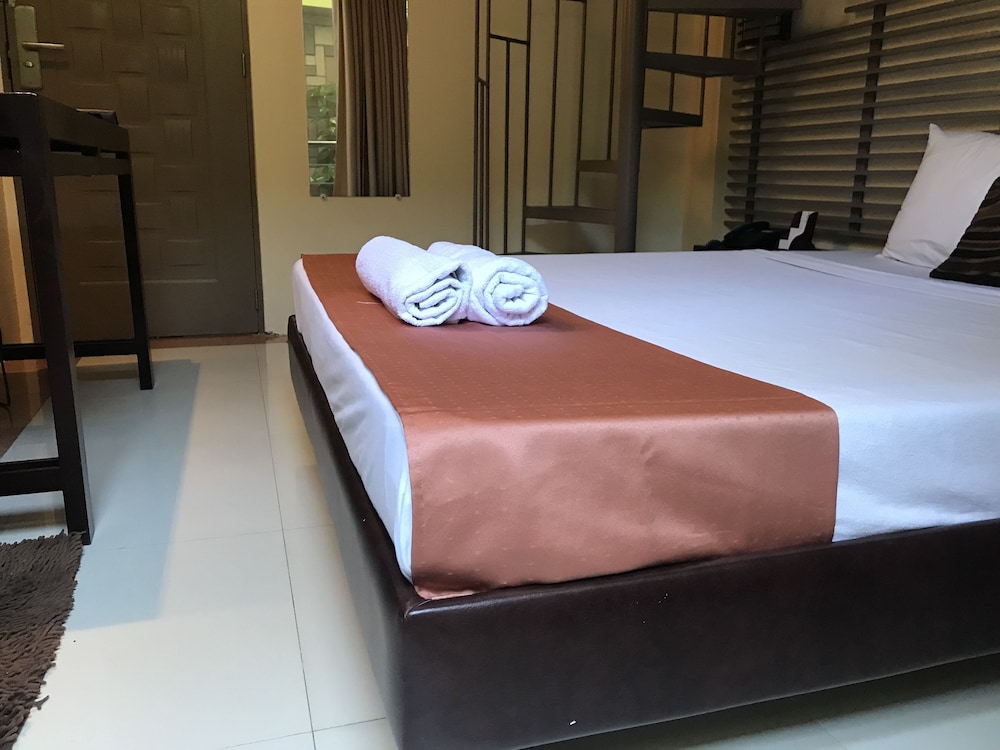 Regency Hotel De Vigan 11/28