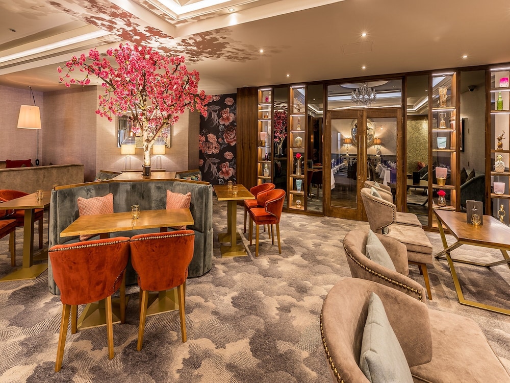 Dublin Skylon Hotel 46/60