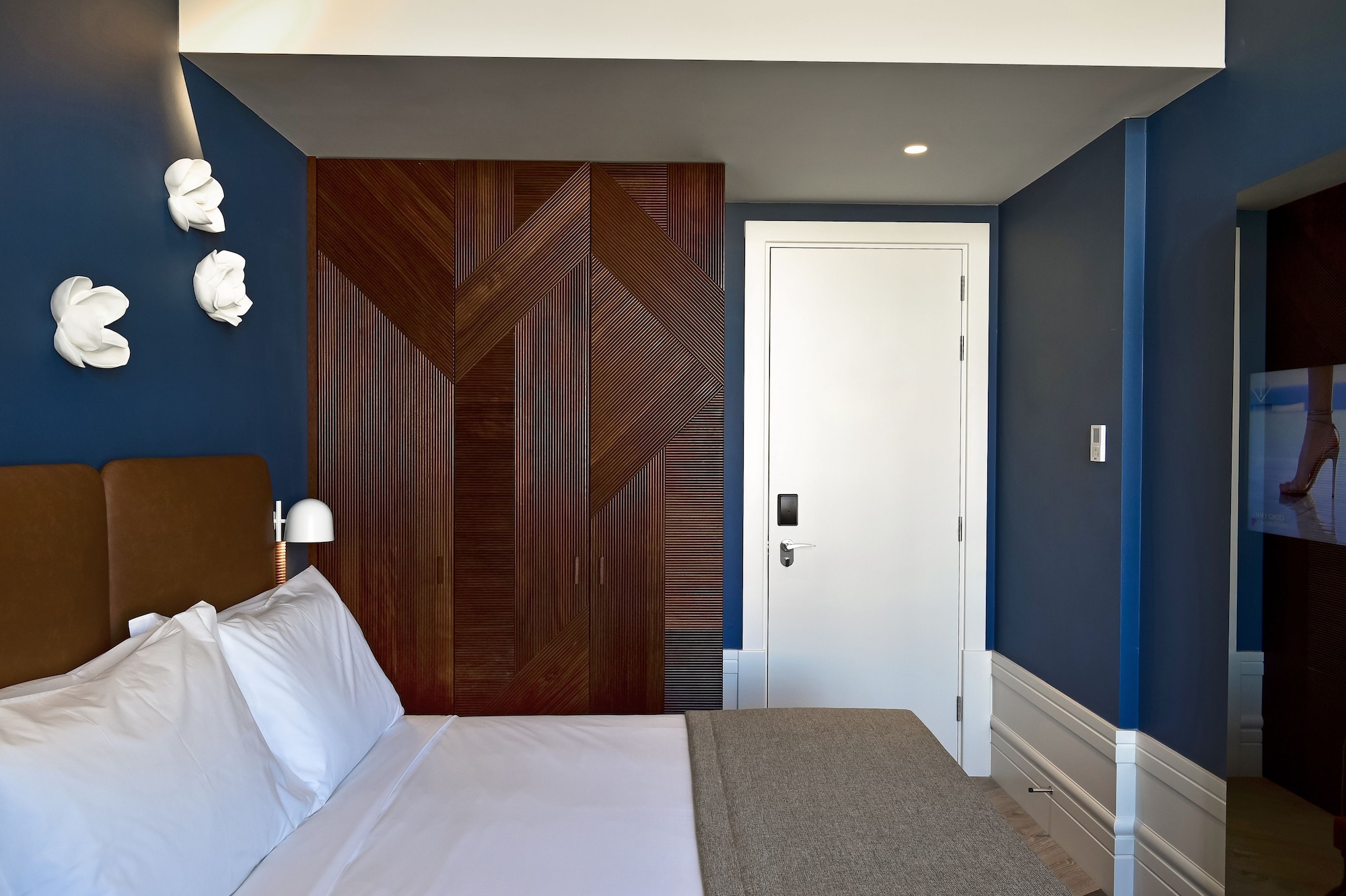ROOM, DOUBLE BED, CITY VIEW