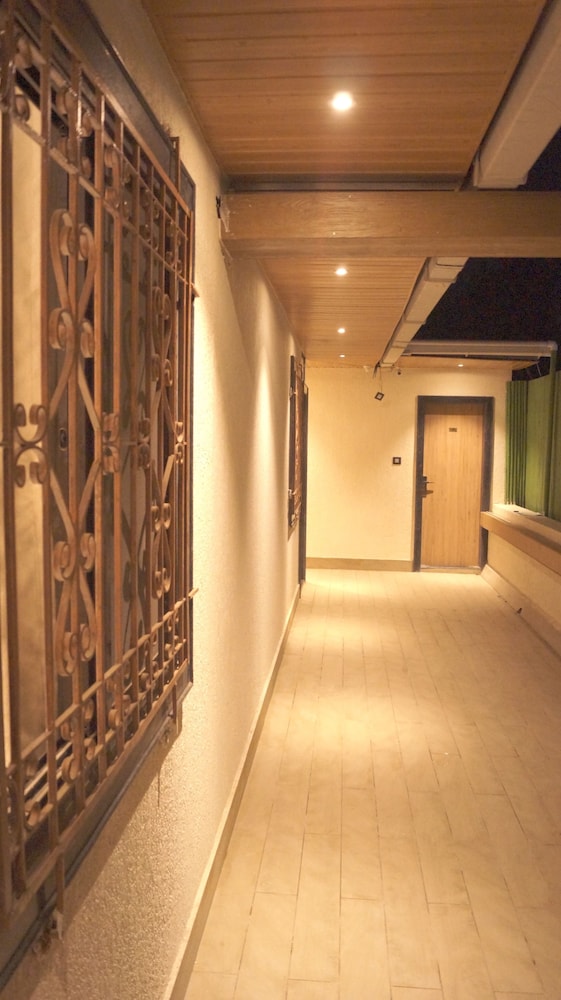 Shivam Hotel 42/58