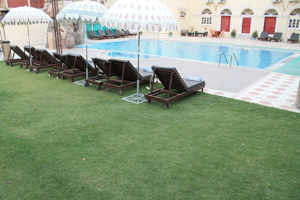 Surya Hotel 49/74