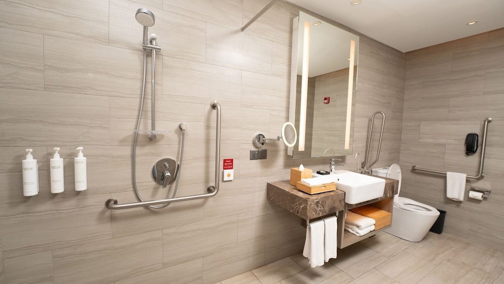 Courtyard Setia Alam 60/60