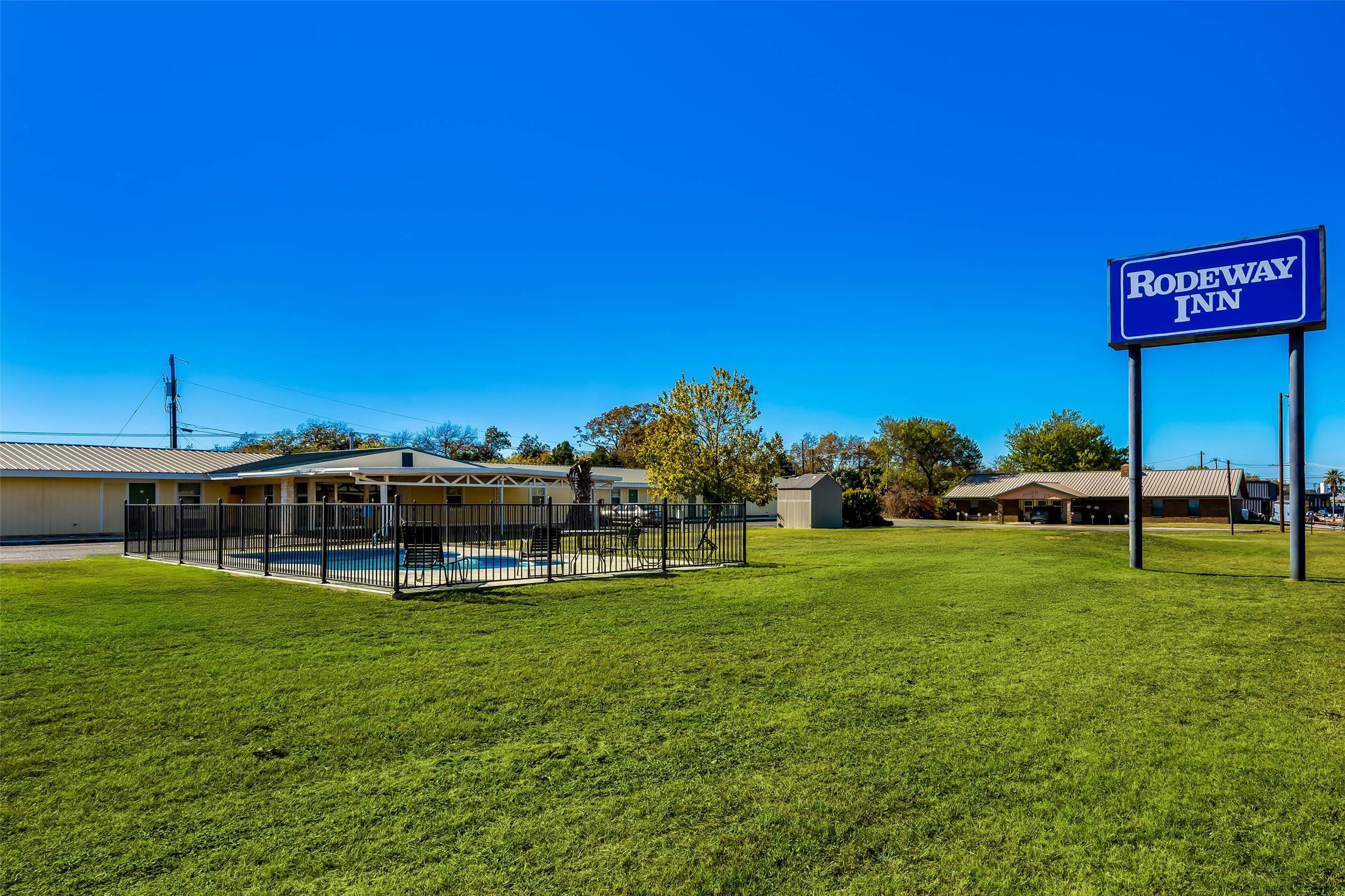 Rodeway Inn Kingsland - Lake LBJ 13/13