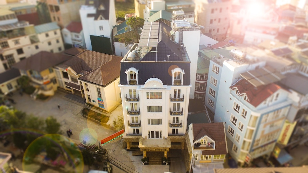 Roy Dala Hotel 4/54