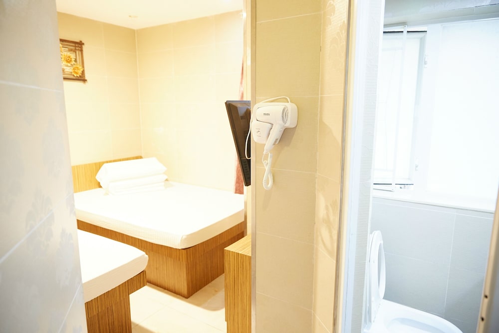 Kam Fu Guest House 23/31