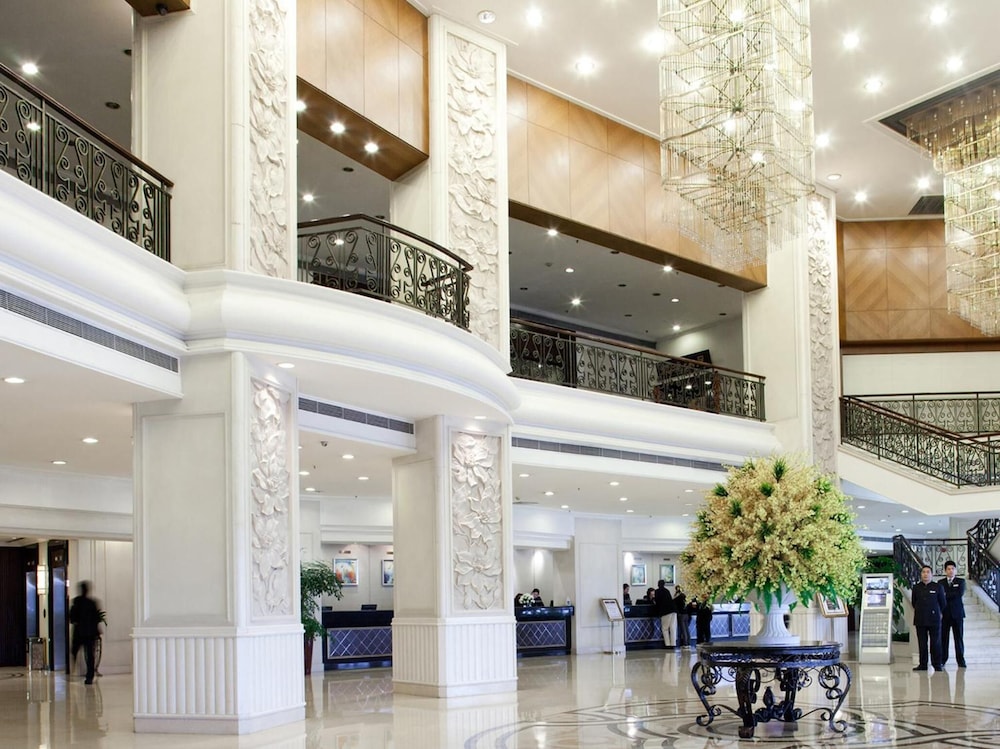 Rosedale Hotel And Suites 4/38