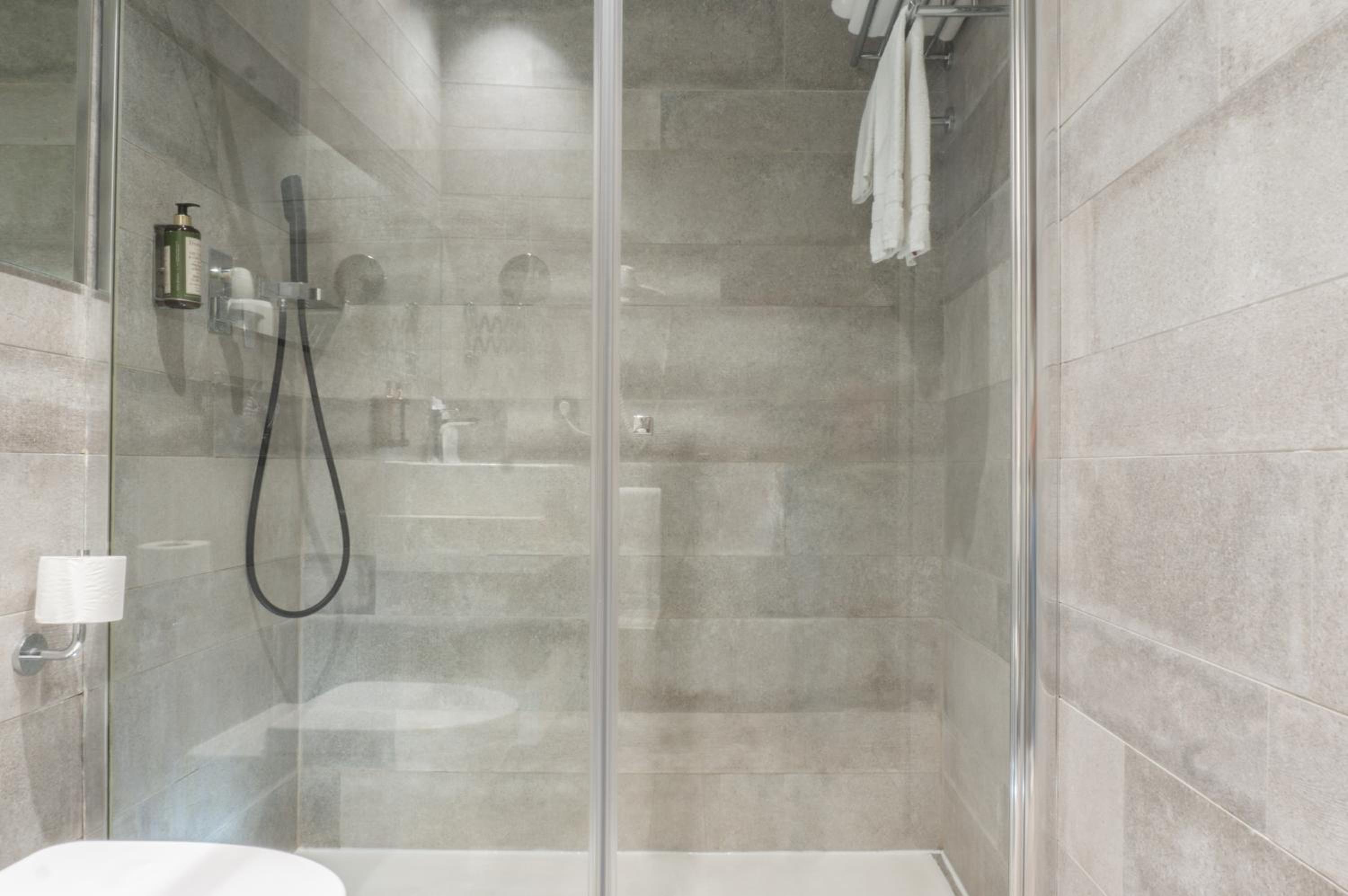 جناح كلاسيكي، The Valentia Cabillers Hotel 6/7