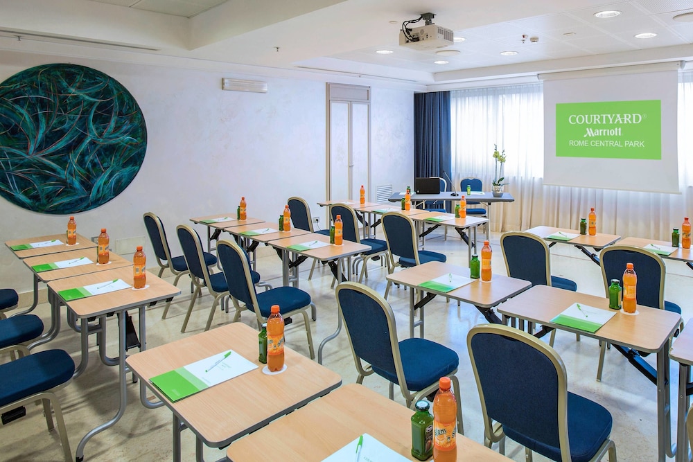 Courtyard By Marriott Rome Central Park 58/72