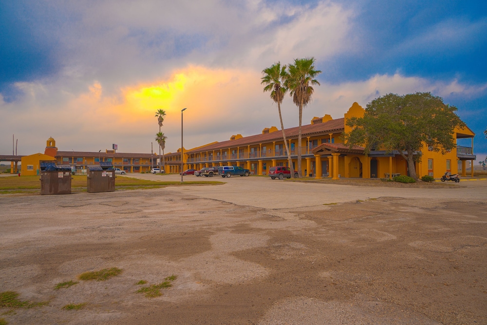 OYO Hotel Kingsville - Hwy 77 43/51
