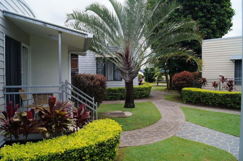 Tin Can Bay's Sleepy Lagoon Motel 28/42