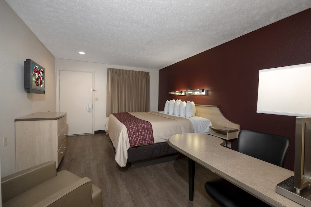 Red Roof Inn Indianapolis - Greenwood 11/24