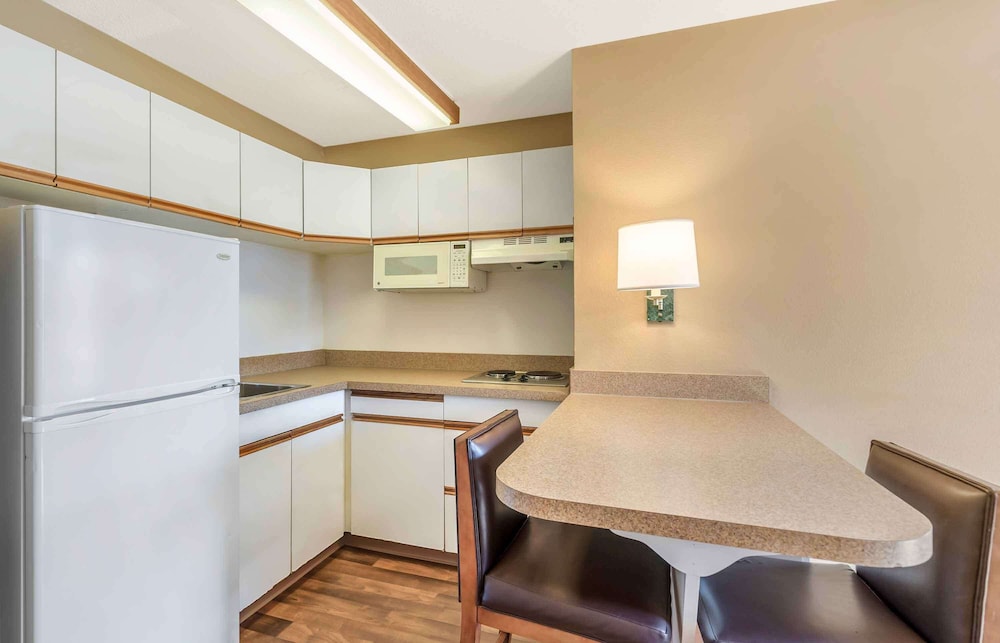 Extended Stay America - Chicago - Naperville - East 42/50