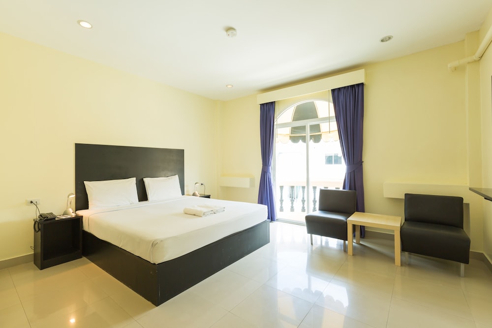 DELUXE, DOUBLE BED
