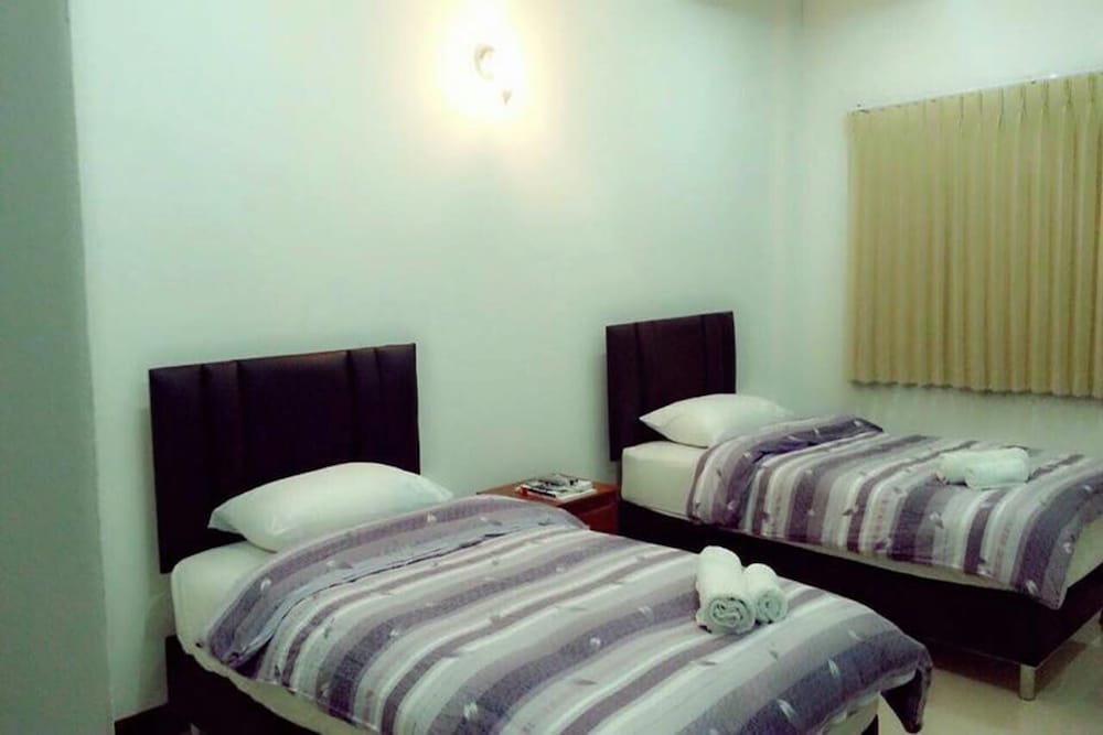 N-Joy Place 10/17