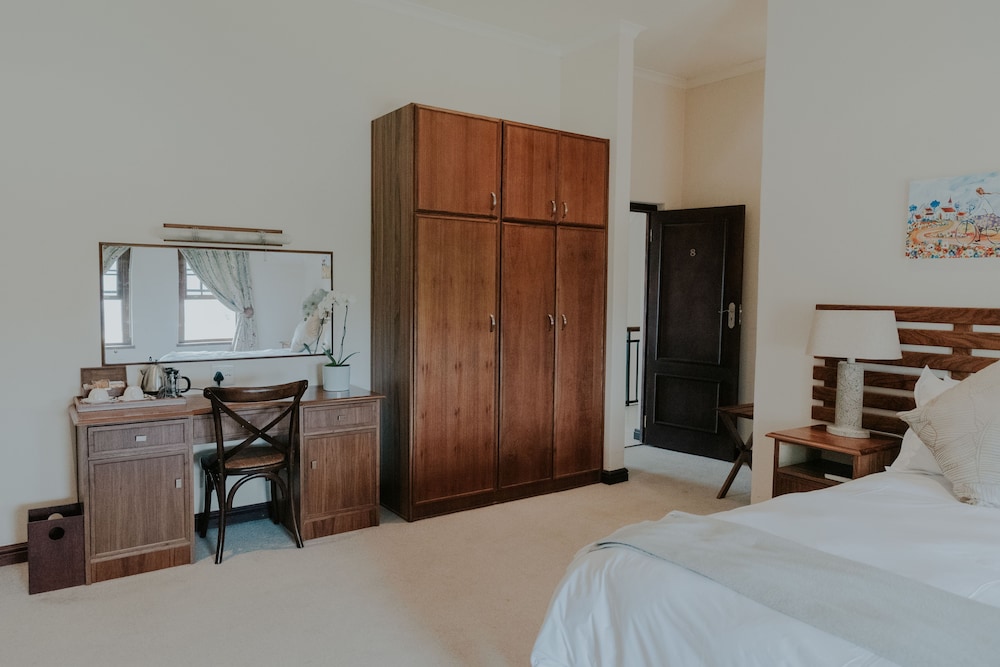 Cana Vineyard Guesthouse 12/76