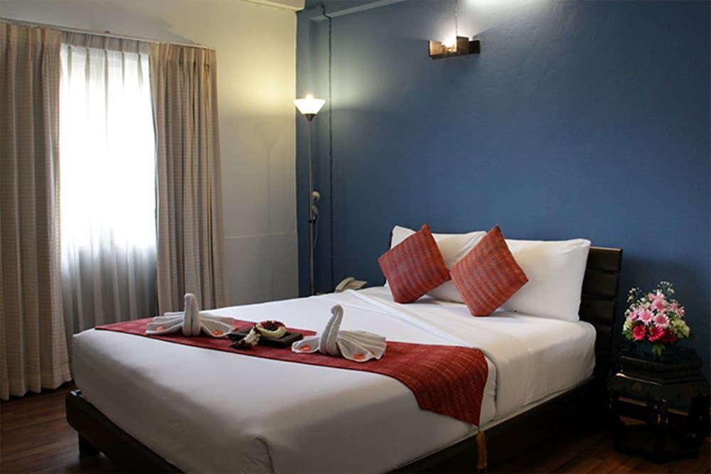 Maninarakorn Hotel 10/49